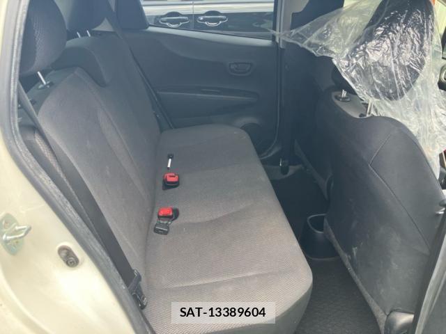 Toyota VITZ 2012-09 8528046-16