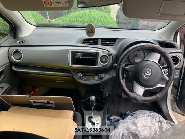 Toyota VITZ 2012-09 8528046-17