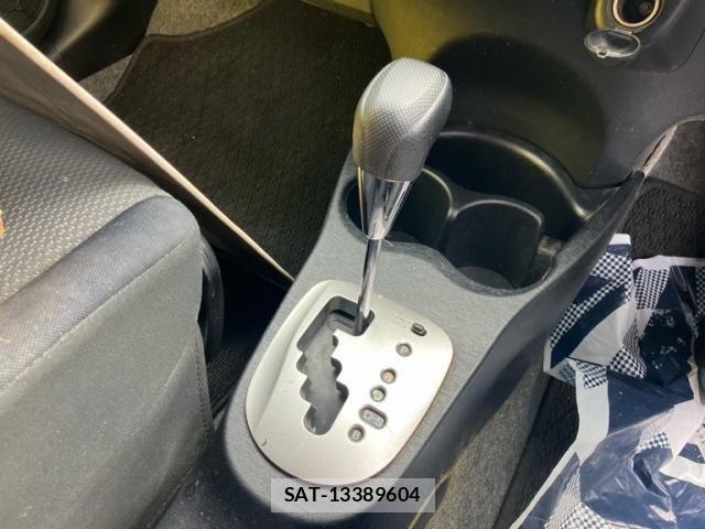 Toyota VITZ 2012-09 8528046-20