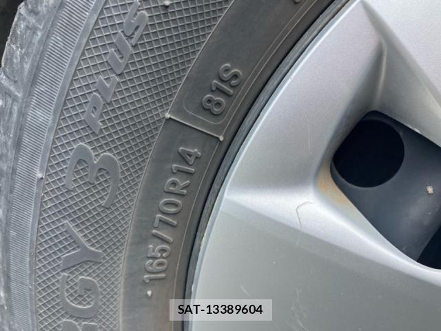Toyota VITZ 2012-09 8528046-4