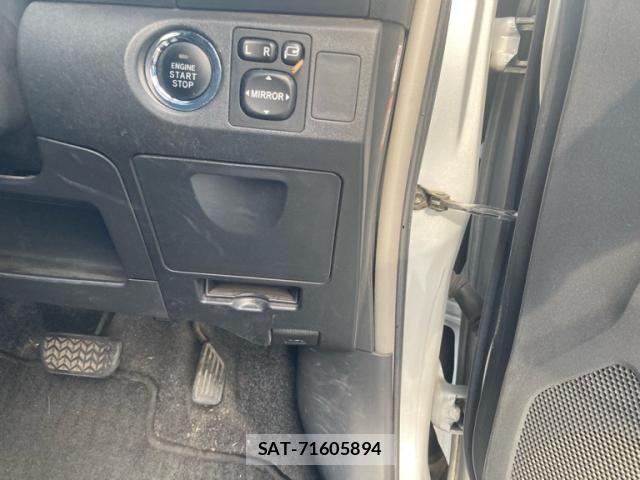 Toyota VITZ 2005-11 8528061-11
