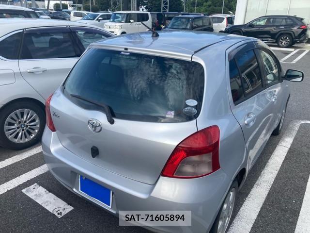 Toyota VITZ 2005-11 8528061-2