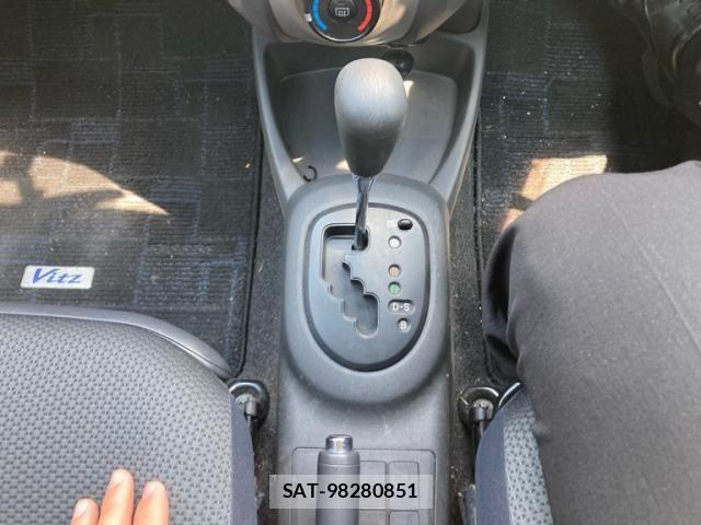 Toyota VITZ 2010-07 8528060-18