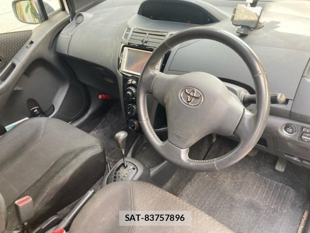 Toyota VITZ 2005-10 8528052-9