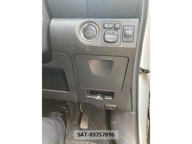 Toyota VITZ 2005-10 8528052-11