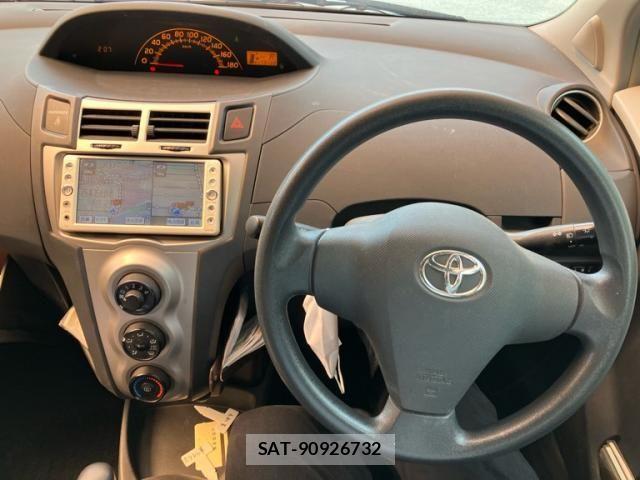 Toyota VITZ 2009-10 8528062-25