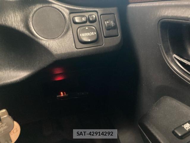 Toyota VITZ 2012-01 8528051-18
