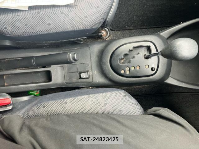 Toyota VITZ 2009-10 8528055-21