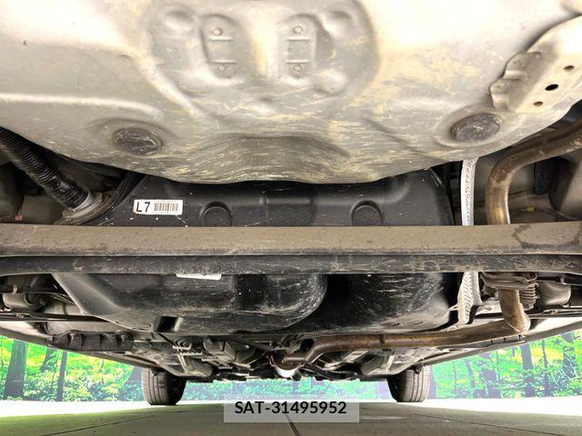 Toyota VITZ 2012-09 8528043-19