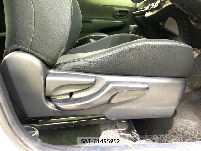 Toyota VITZ 2012-09 8528043-7
