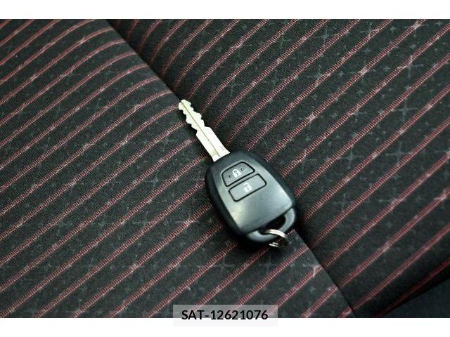 Toyota VITZ 2017-12 8528034-26