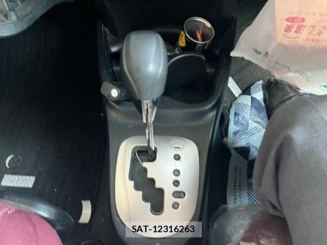 Toyota VITZ 2014-06 8528047-17