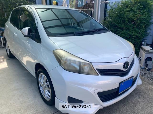Toyota VITZ 2011-09 8528053-0