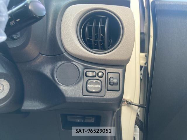 Toyota VITZ 2011-09 8528053-15