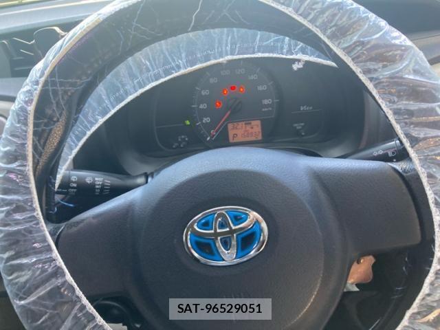 Toyota VITZ 2011-09 8528053-16