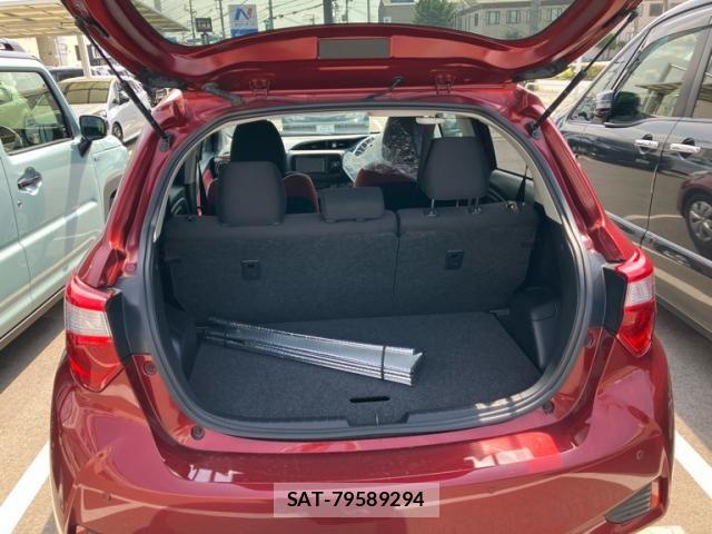 Toyota VITZ 2018-10 8563962-6