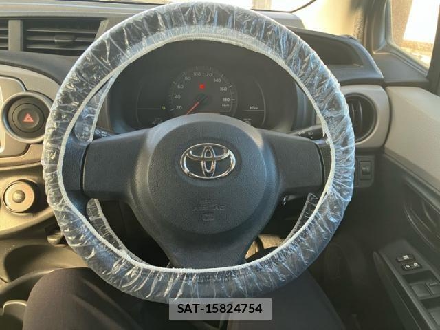 Toyota VITZ 2011-08 8563975-15