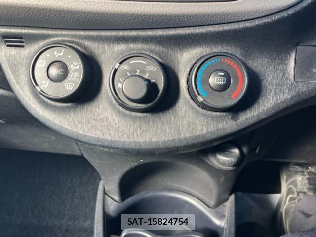 Toyota VITZ 2011-08 8563975-19