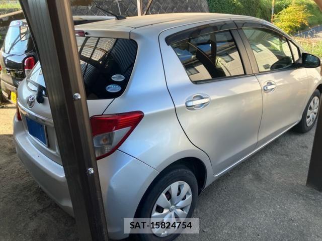 Toyota VITZ 2011-08 8563975-3
