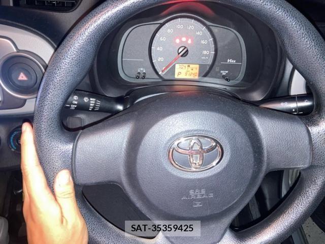Toyota VITZ 2012-02 8563980-13