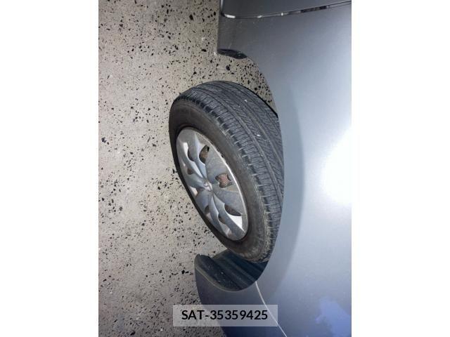 Toyota VITZ 2012-02 8563980-2