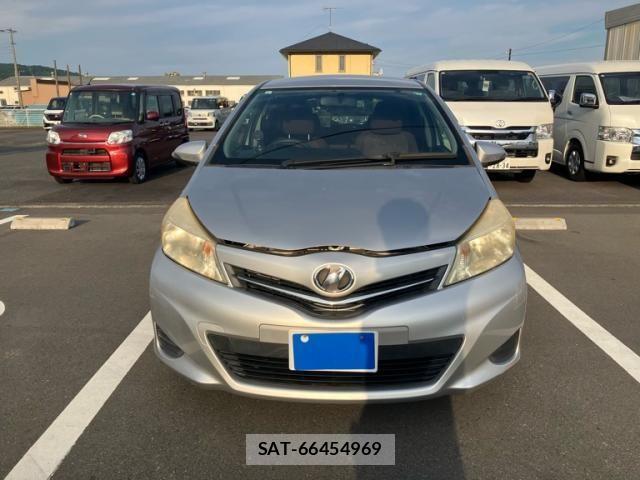 Toyota VITZ 2011-09 8563977-0