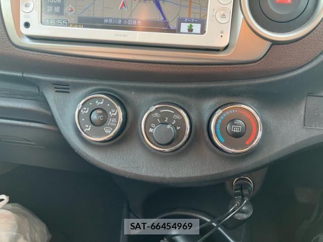 Toyota VITZ 2011-09 8563977-16