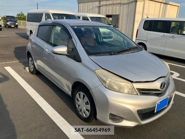 Toyota VITZ 2011-09 8563977-1