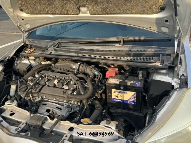 Toyota VITZ 2011-09 8563977-21