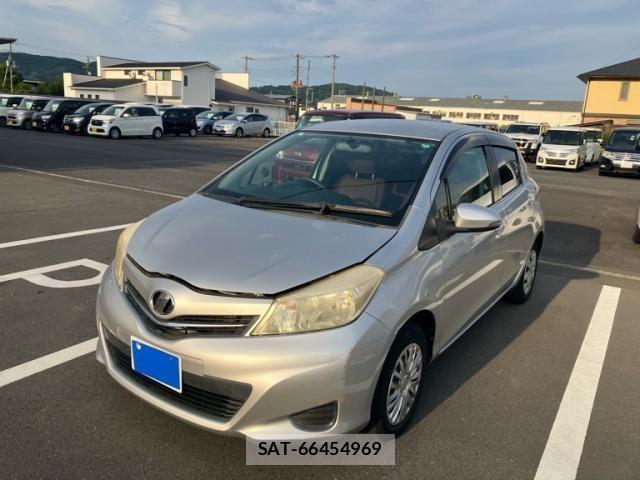 Toyota VITZ 2011-09 8563977-2
