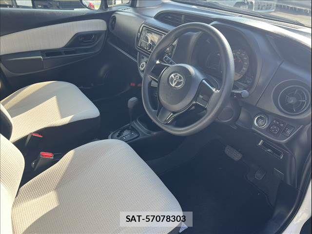 Toyota VITZ 2017-10 8563964-12