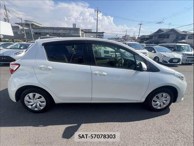 Toyota VITZ 2017-10 8563964-5