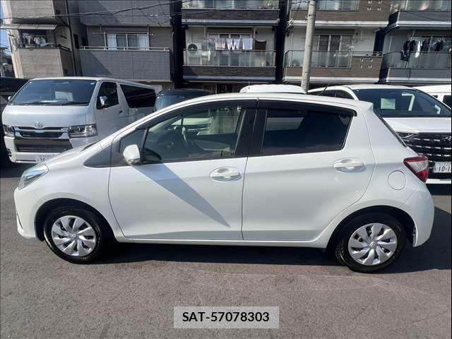 Toyota VITZ 2017-10 8563964-6