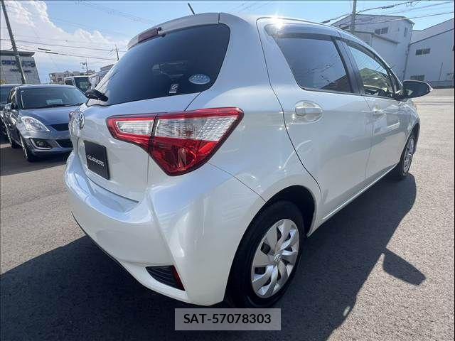 Toyota VITZ 2017-10 8563964-7