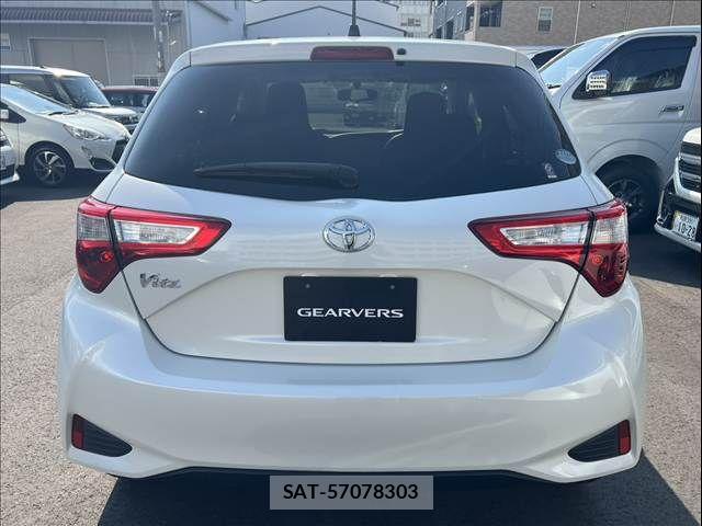 Toyota VITZ 2017-10 8563964-8