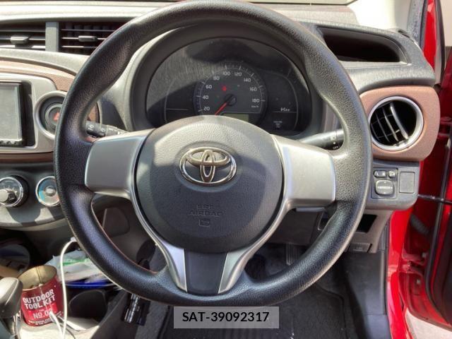 Toyota VITZ 2011-05 8563979-13