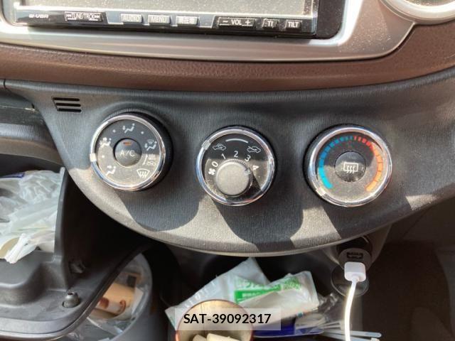 Toyota VITZ 2011-05 8563979-16
