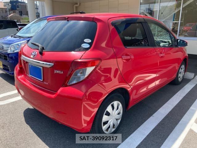 Toyota VITZ 2011-05 8563979-2