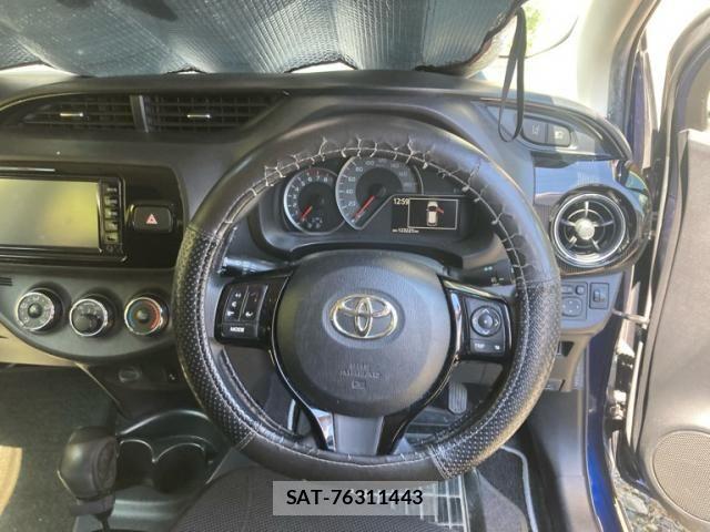 Toyota VITZ 2017-11 8563974-12