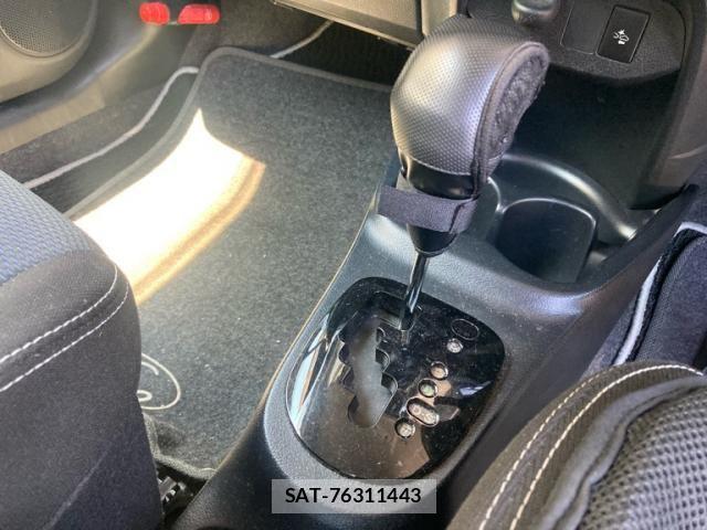Toyota VITZ 2017-11 8563974-15