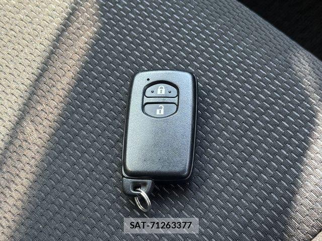 Toyota VITZ 2020-07 8563960-21