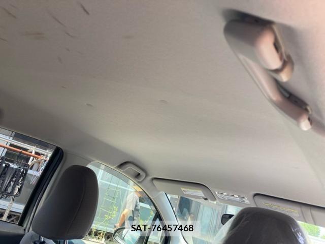 Toyota VITZ 2011-09 8563976-18