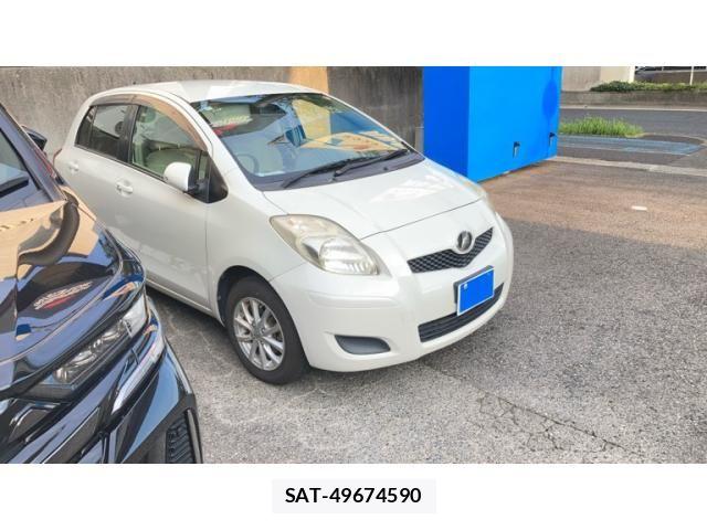 Toyota VITZ 2010-12 8563978-0