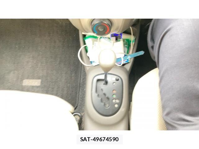 Toyota VITZ 2010-12 8563978-9