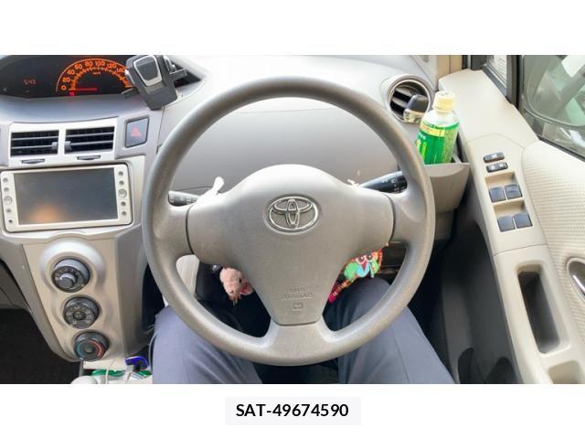 Toyota VITZ 2010-12 8563978-10