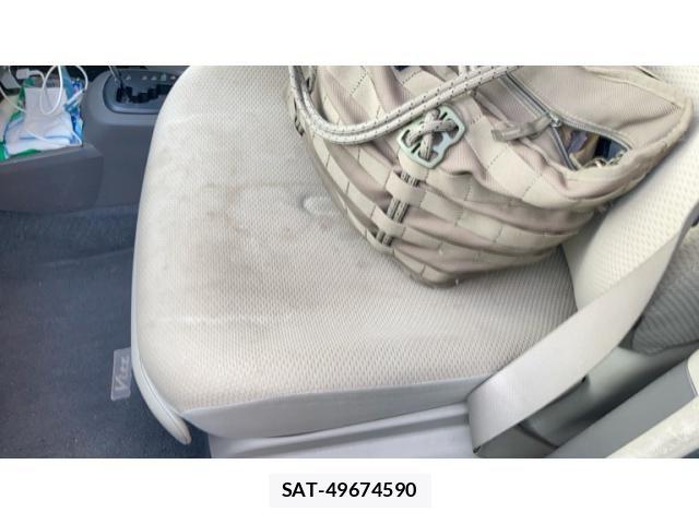Toyota VITZ 2010-12 8563978-13