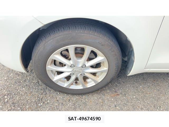Toyota VITZ 2010-12 8563978-16