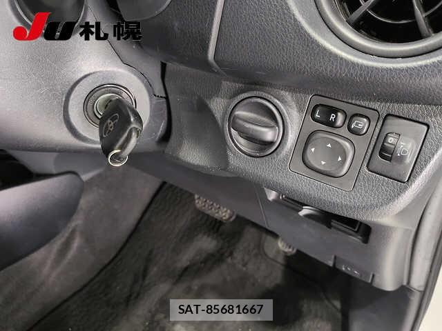 Toyota VITZ 2019-08 8603285-5