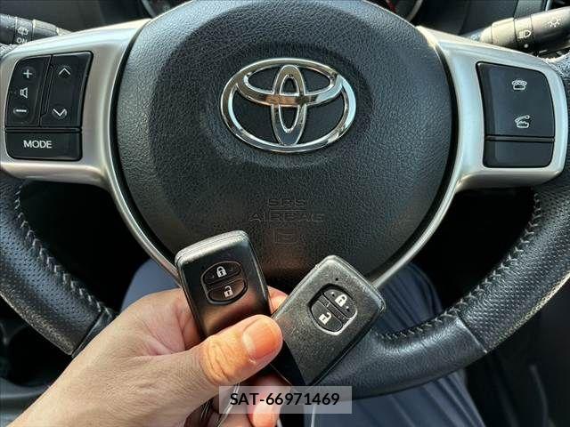 Toyota VITZ 2016-03 8629562-27