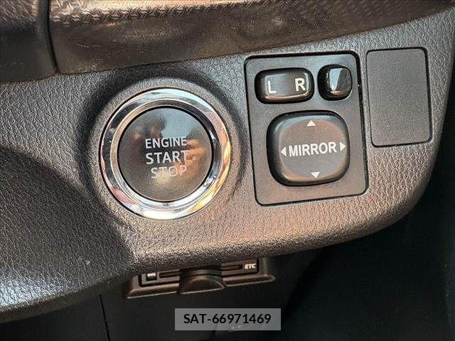Toyota VITZ 2016-03 8629562-28